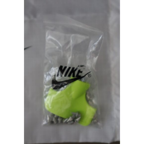 Nike Track & Field White Drawstring Tote Shoe Bag w/Replacement Spikes & Tool - Picture 3 of 7